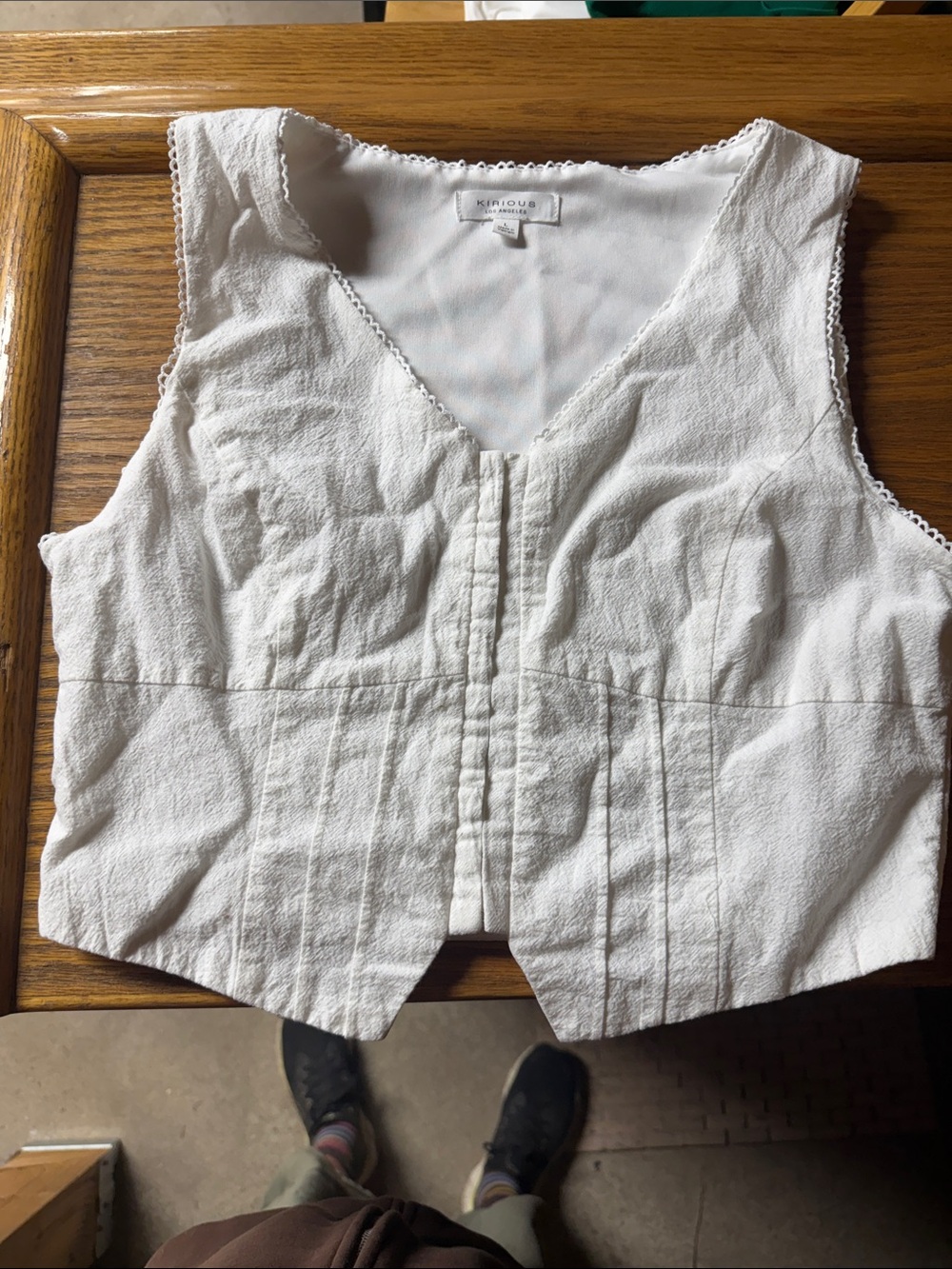 Kipious White Textured V-Neck Crop Top